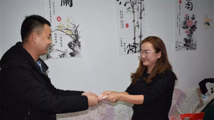 武威高原生物制品有限责任公司慰问困难职工