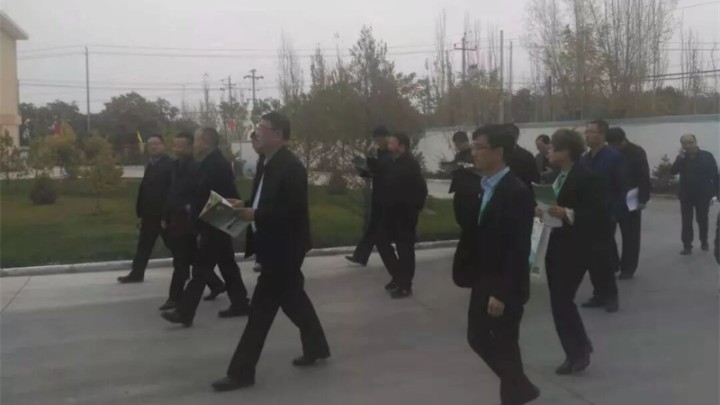 武威市市长周伟等领导莅临武威高原生物制品有限公司调研指导工作